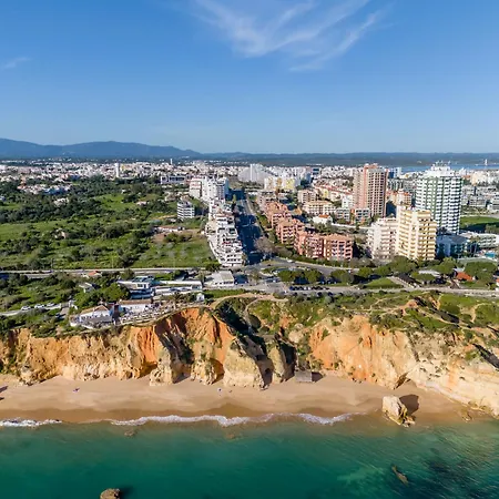 Emerson Plaza Stunning 2 Bedroom With Sea View Портиман