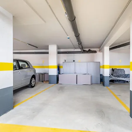 Emerson Plaza Stunning 2 Bedroom With Sea View Портиман