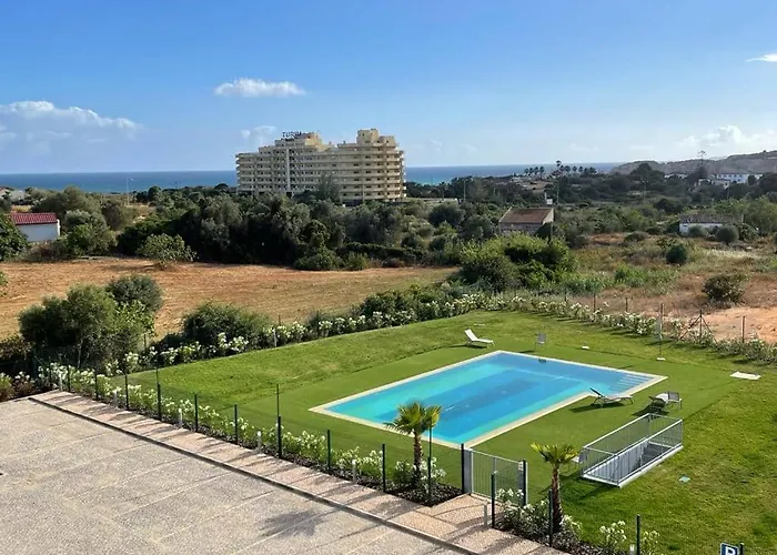 Emerson Plaza Stunning 2 Bedroom With Sea View Апартаменты