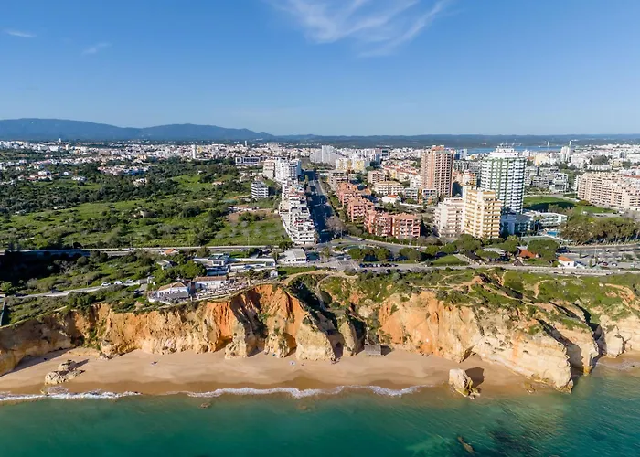 Emerson Plaza Stunning 2 Bedroom With Sea View Портиман