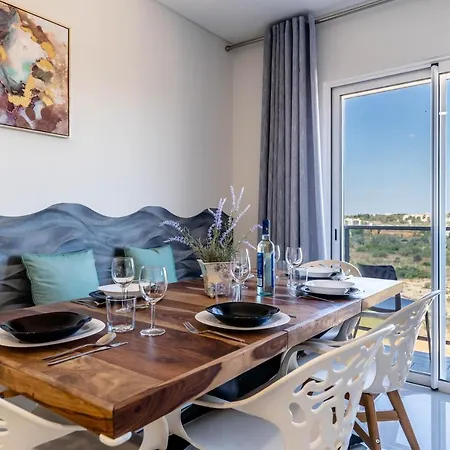 Emerson Plaza Stunning 2 Bedroom With Sea View Appartement Portimão