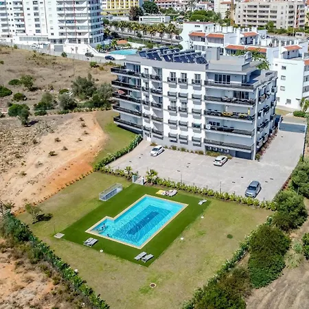 Emerson Plaza Stunning 2 Bedroom With Sea View *