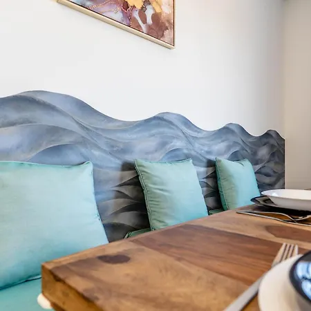 Emerson Plaza Stunning 2 Bedroom With Sea View