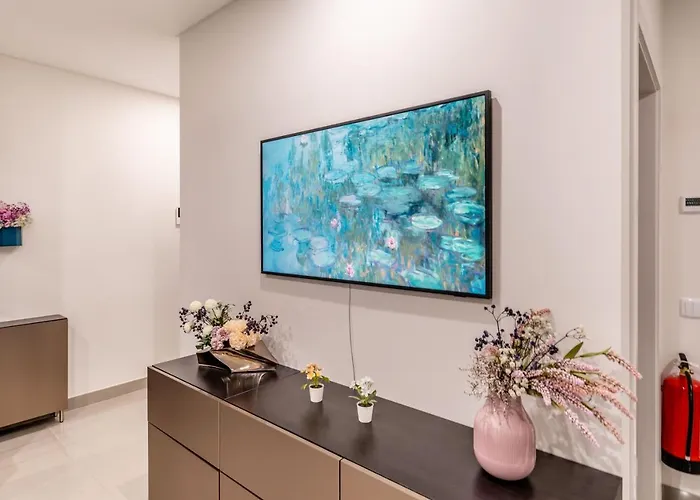 Apartment Emerson Plaza Stunning 2 Bedroom With Sea View