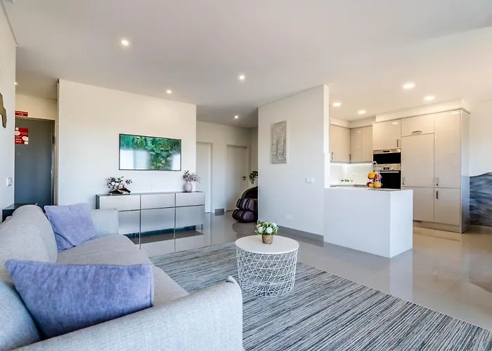 Apartment Emerson Plaza Stunning 2 Bedroom With Sea View *