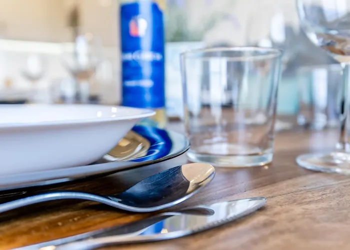 Apartment Emerson Plaza Stunning 2 Bedroom With Sea View