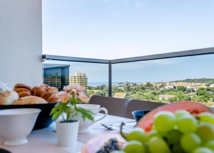 Emerson Plaza Stunning 2 Bedroom With Sea View Apartment Portimão