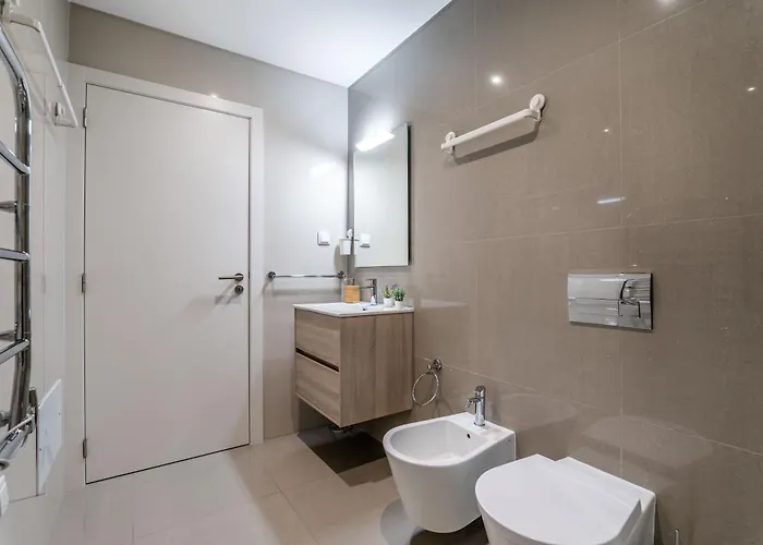 Emerson Plaza Stunning 2 Bedroom With Sea View Apartment *